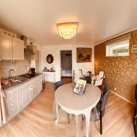 Au Refuge Du Speleo Bed & Breakfast Hotton Ngoại thất bức ảnh